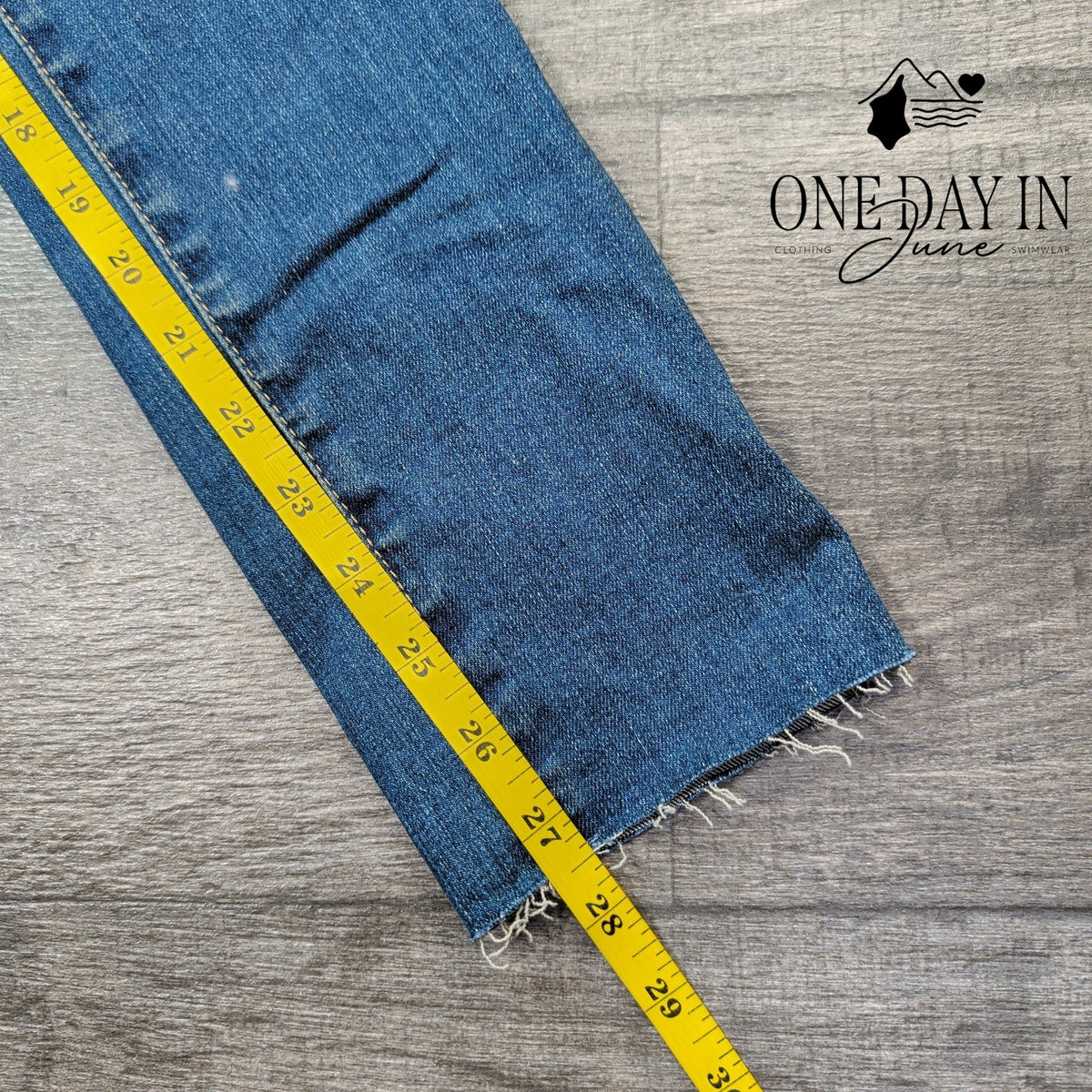 AG Adriano Goldschmied The Legging Ankle Jeans Distressed Blue NWT Size 4 (27)