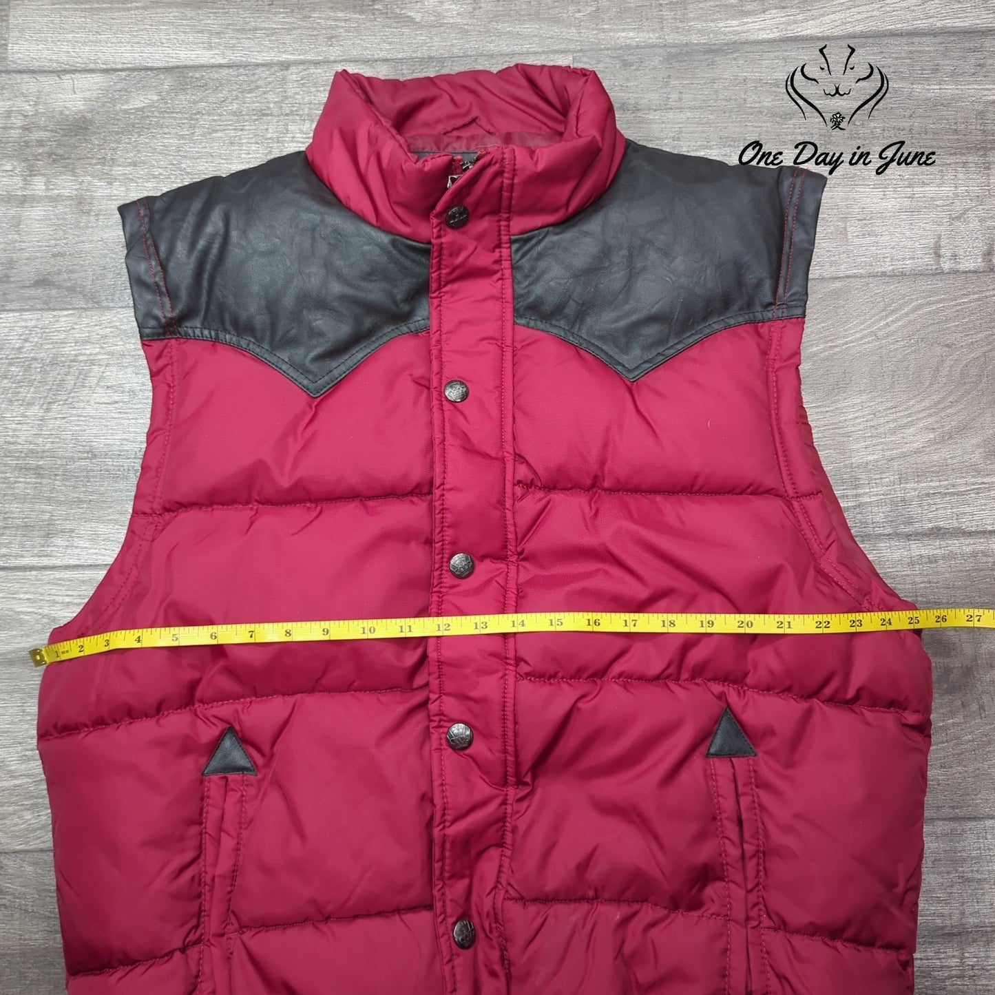Brooklyn Basement Puffy Snap Front Vest Size XL