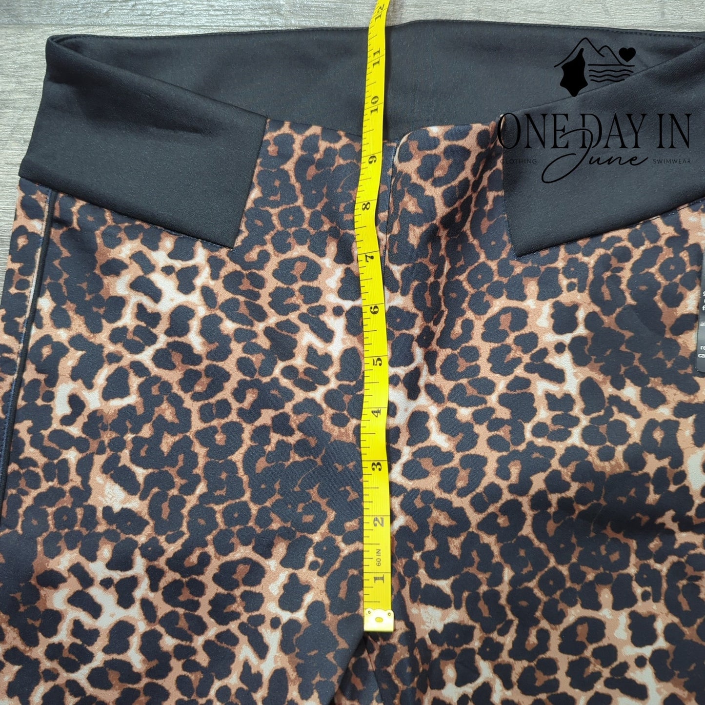Anna & Ava Leopard Print Ankle Legging Size M