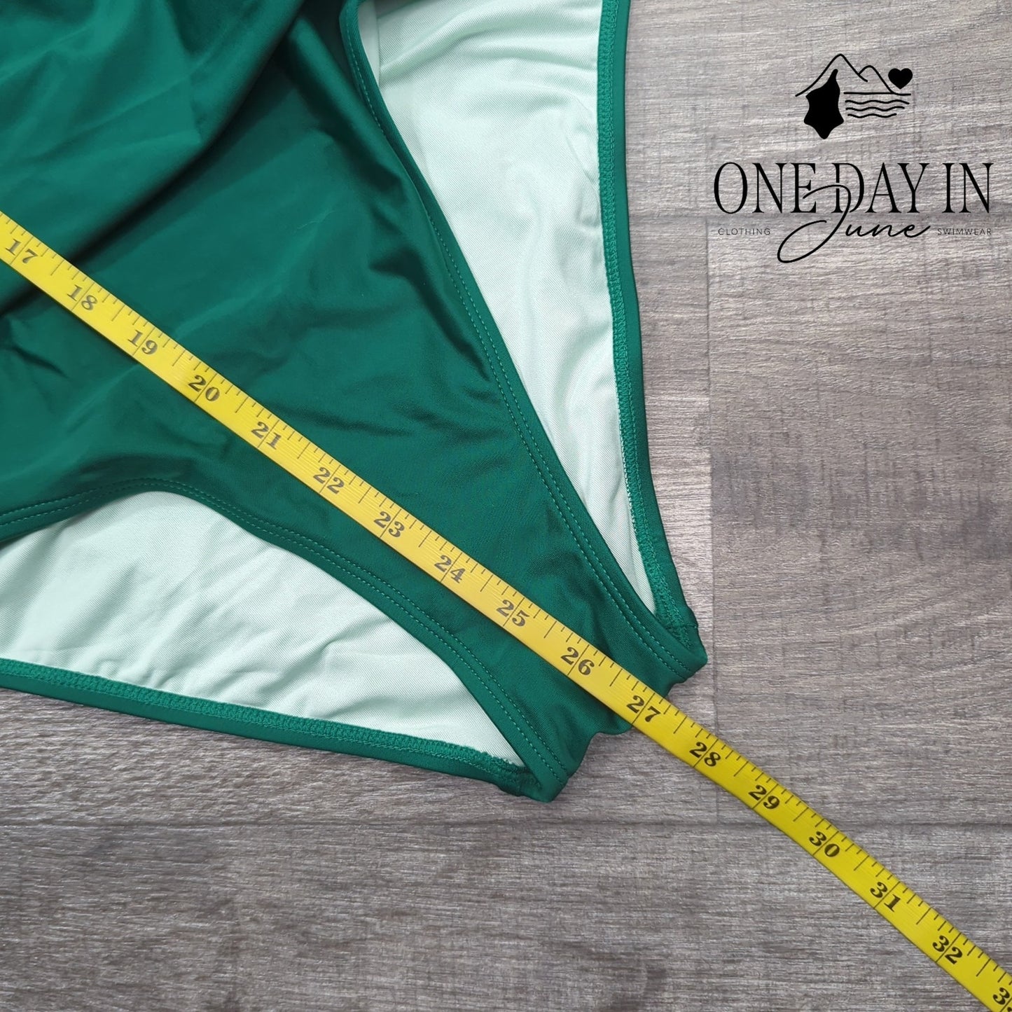 Cupshe Keyhole One Piece Swimsuit Size L