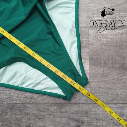 Cupshe Keyhole One Piece Swimsuit Size L
