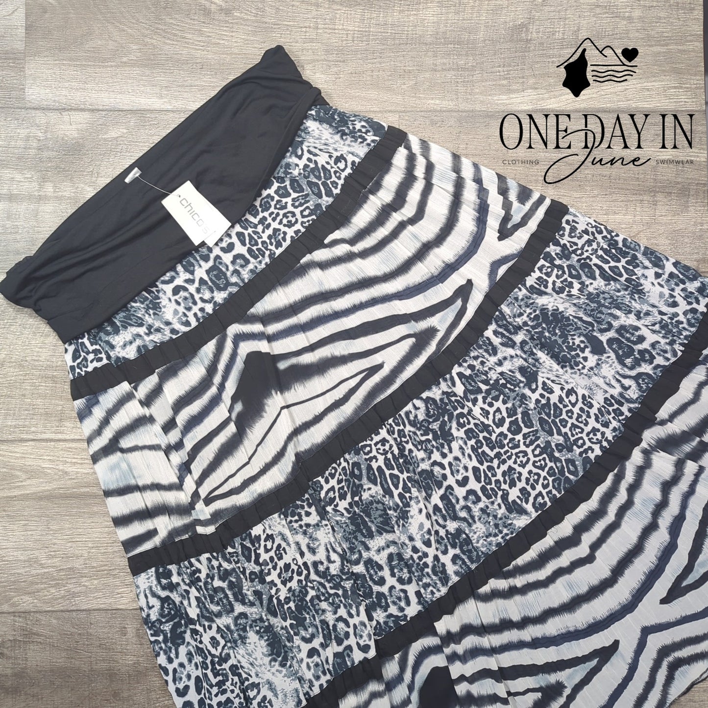 Chico's Fold Over Maxi Crinkle Zebra Skirt Size Chico's 2 (12)