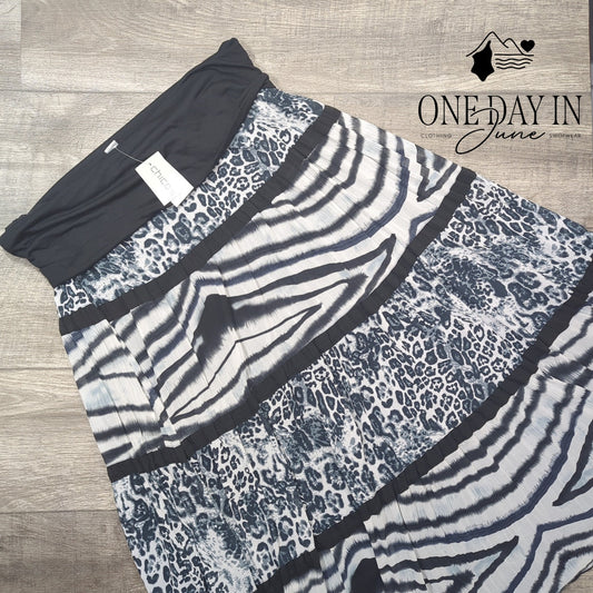 Chico's Fold Over Maxi Crinkle Zebra Skirt Size Chico's 2 (12)
