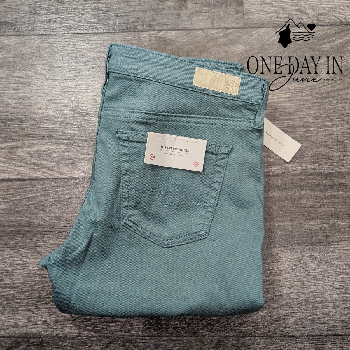 AG Adriano Goldschmied Stevie Ankle Jeans Skycycle Slim Straight NWT Size 6 (28)