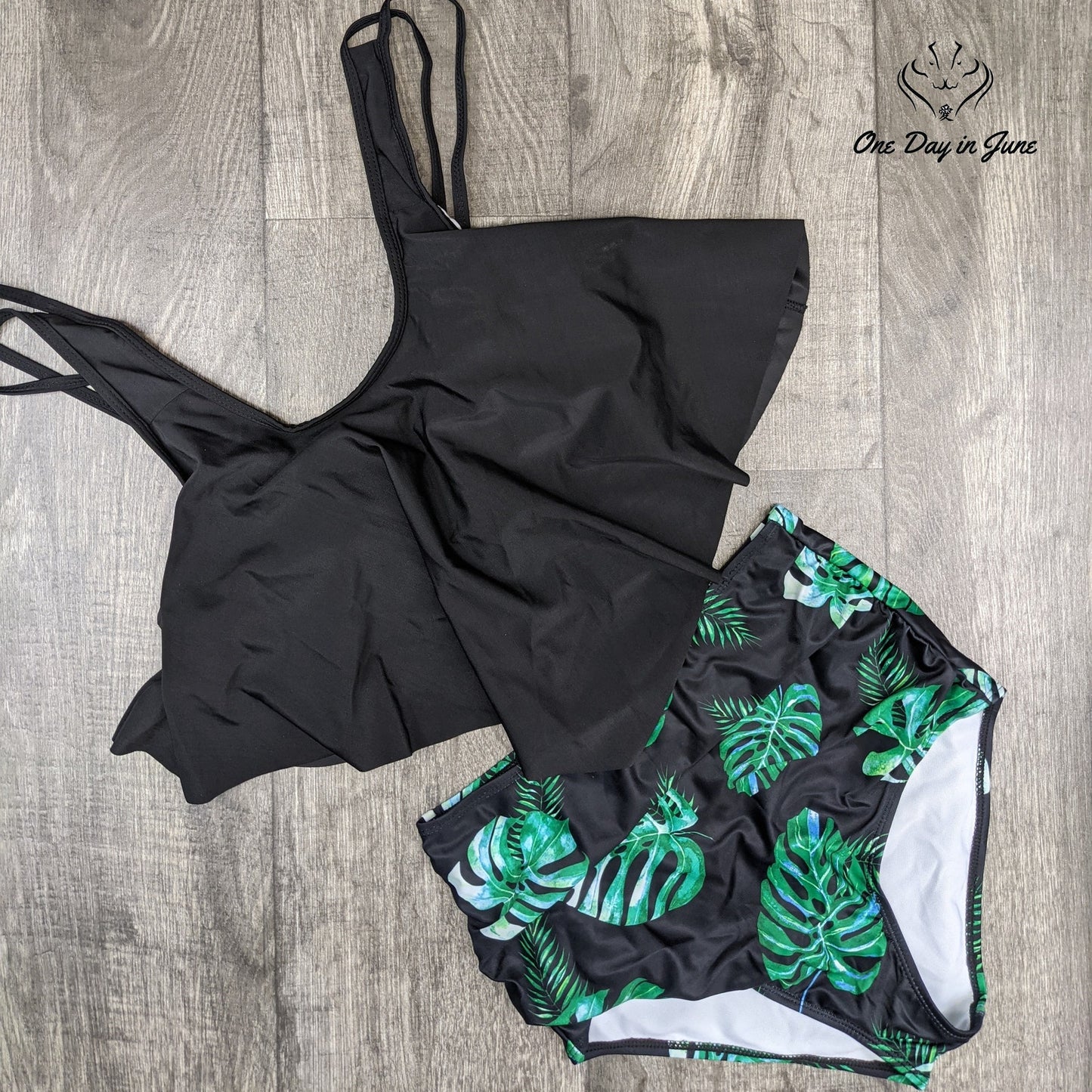 Adisputent Flounce Bikini Swimsuit Size M