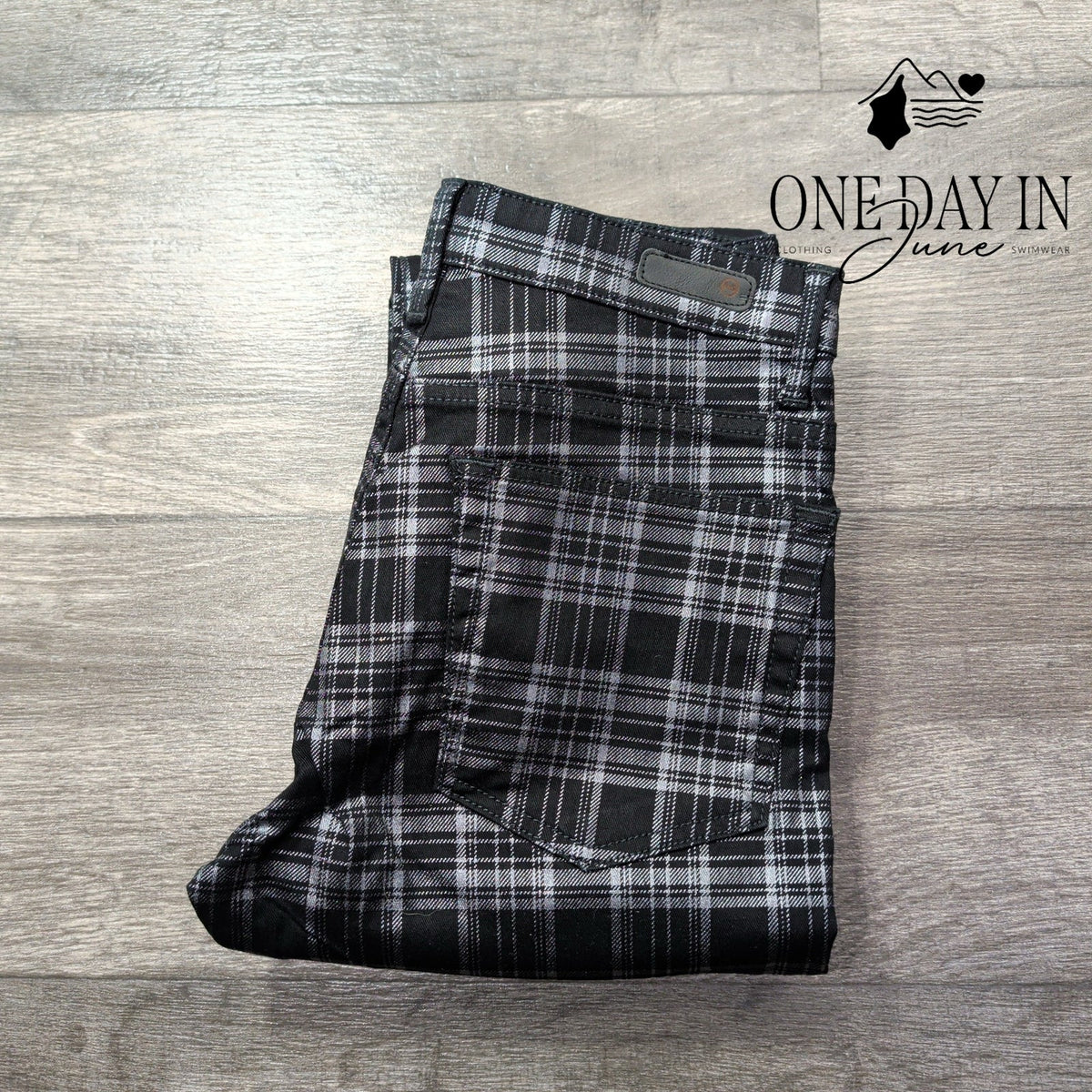 AG Adriano Goldschmied Farrah High Rise Skinny Jeans Black Plaid NWT Size 2 (26)