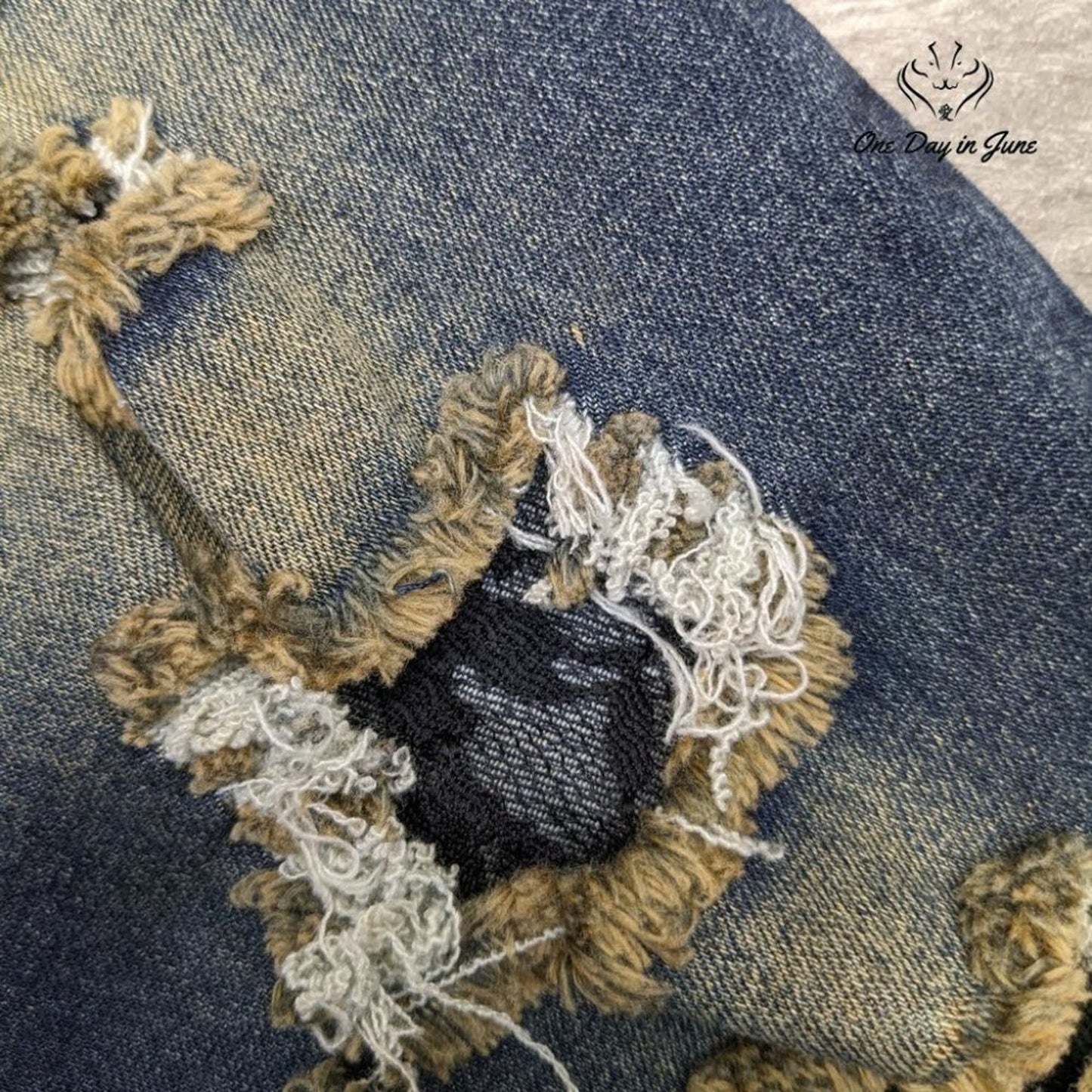 Elite Jeans Distressed Ankle Jeans Size 10