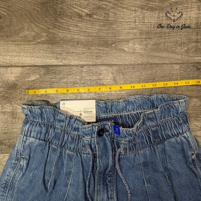Arizona Jean Co. Juniors Highest Rise Mom Jeans Size 13