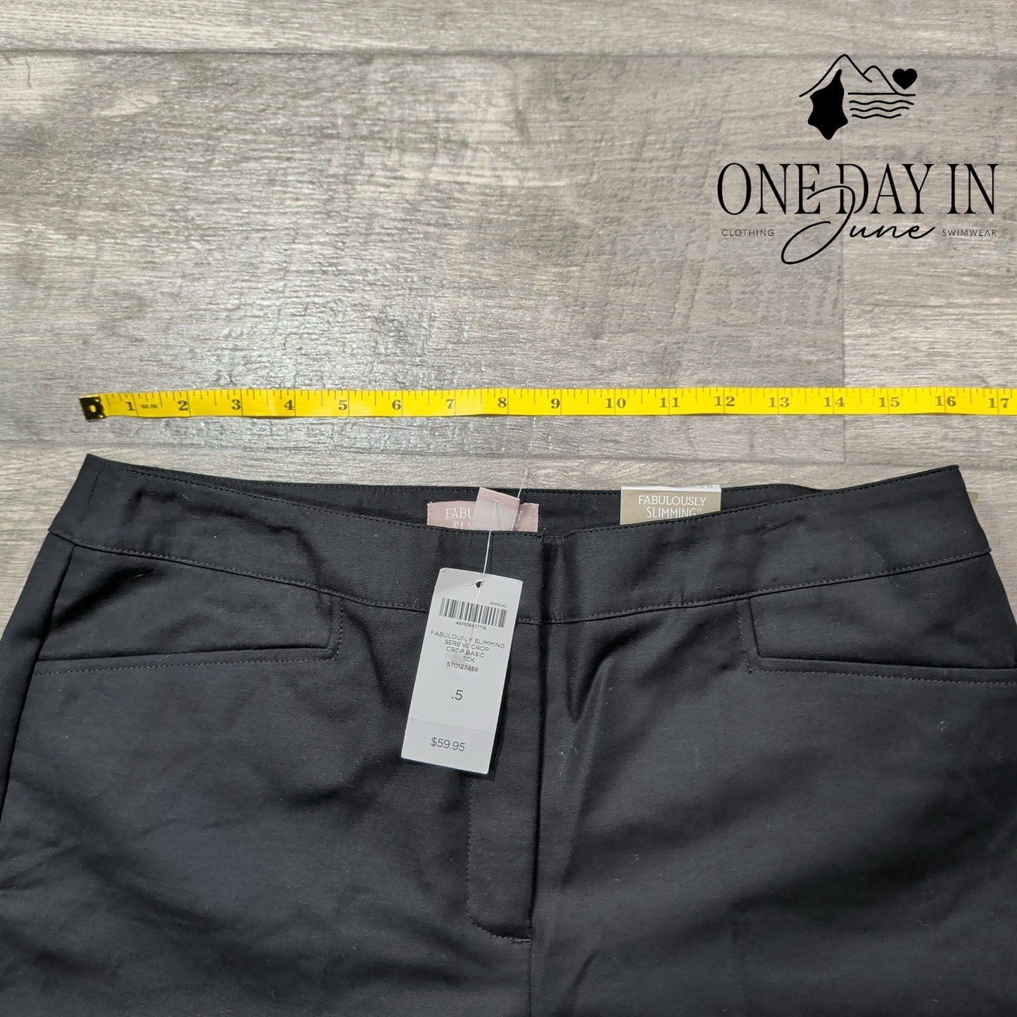 Chico's Fabulously Slimming Crop Pants Size Chico's .5 (6)