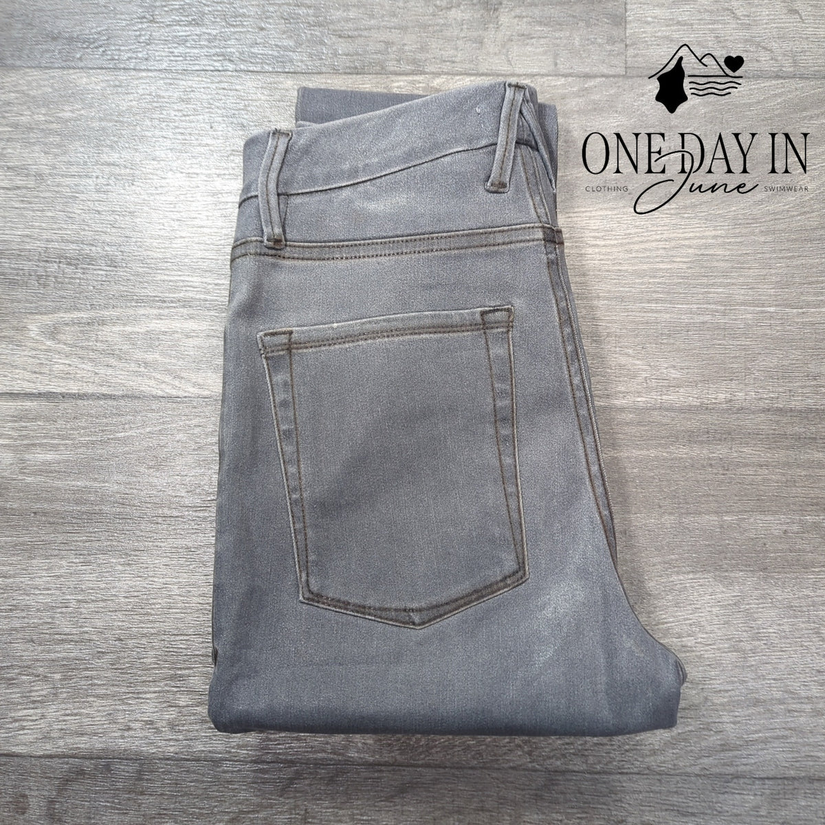 Good American Good Waist Coated Skinny Ankle Jeans Gray Silver NWT Size 4 (27)