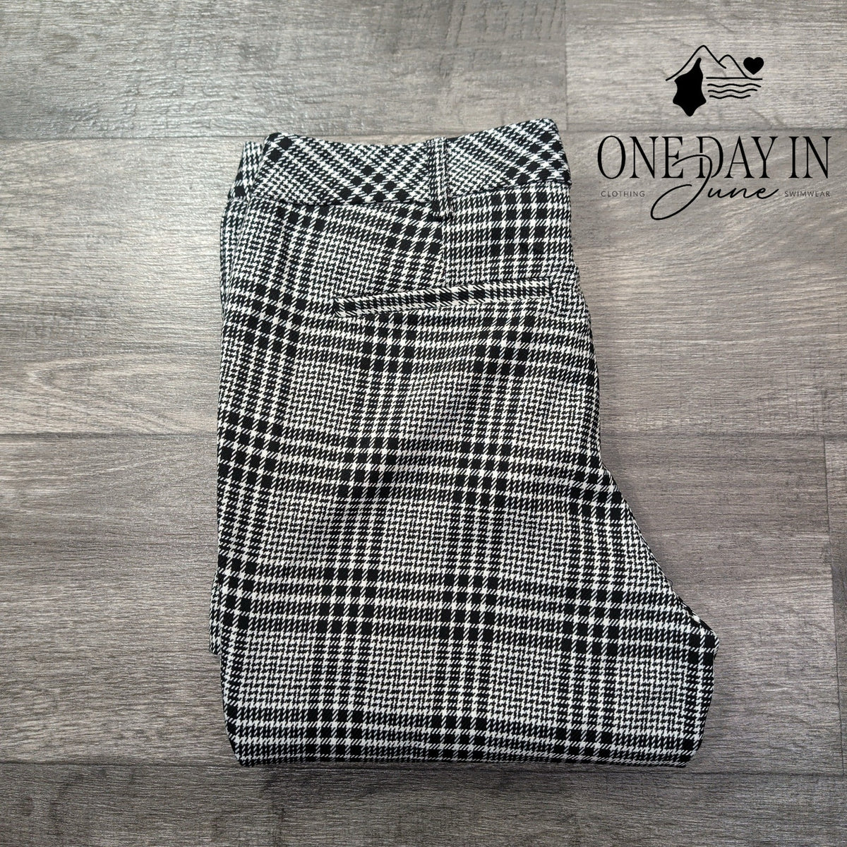 New York & Company Plaid Straight Leg Dress Pants Black White NWT Size 8