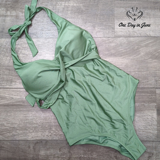 Cupshe Cross Front Halter One Piece Swimsuit Size M