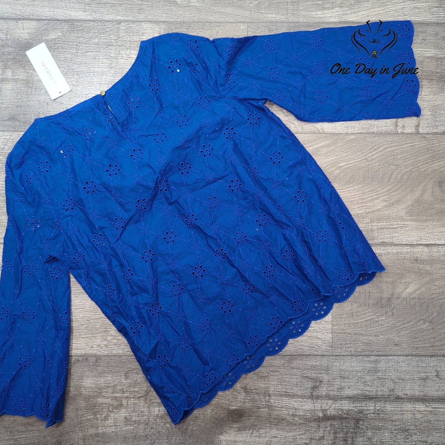 Liz Claiborne Long Sleeve Embroidered Top Size XS