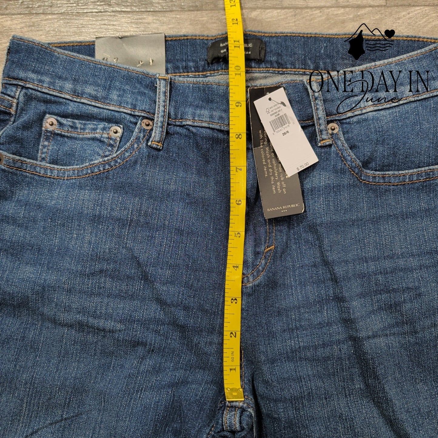 Banana Republic Girlfriend Crop Jeans Medium Wash Cuffed NWT $70 Size 6 (28)