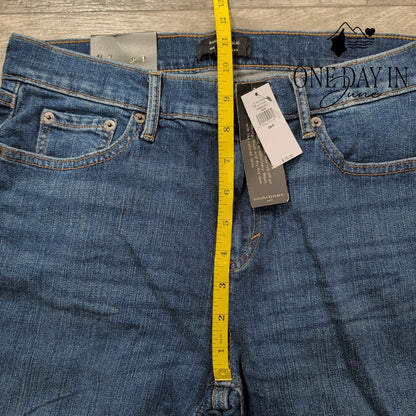 Banana Republic Girlfriend Crop Jeans Medium Wash Cuffed NWT $70 Size 6 (28)