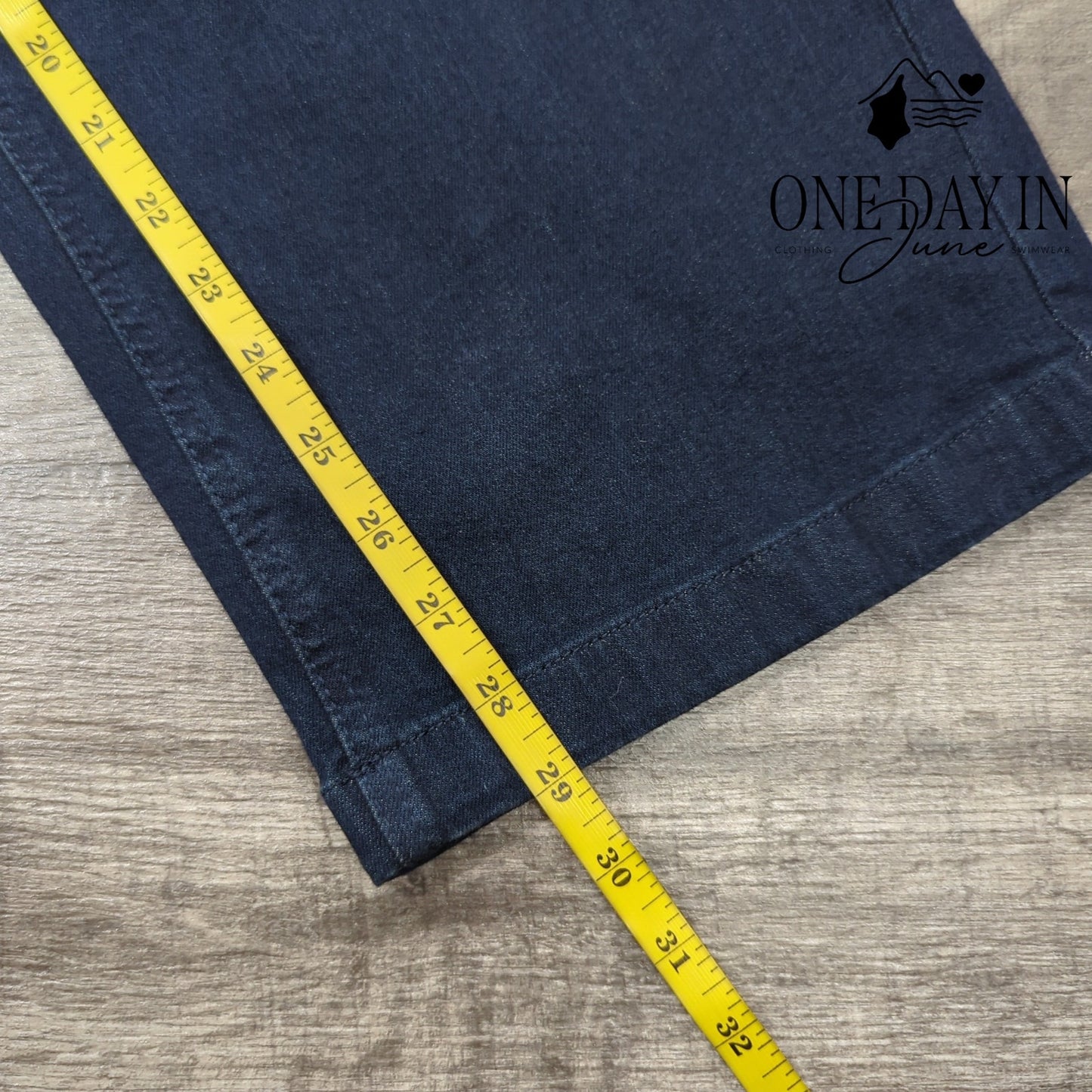 Kenneth Cole High Rise Barrell Leg Ankle Length Jeans Size 4