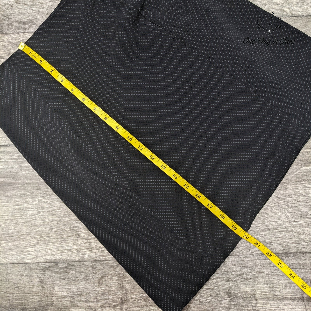 Larry Levine Black Pinstripe Pencil Skirt Lined Career Office Size 10