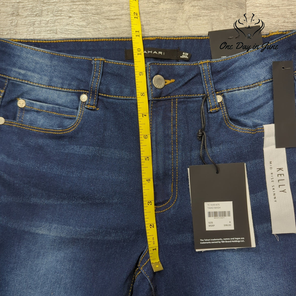 Tahari Kelly Mid Rise Skinny Jeans Dark Wash Blue Rayon Denim NWT Size 8