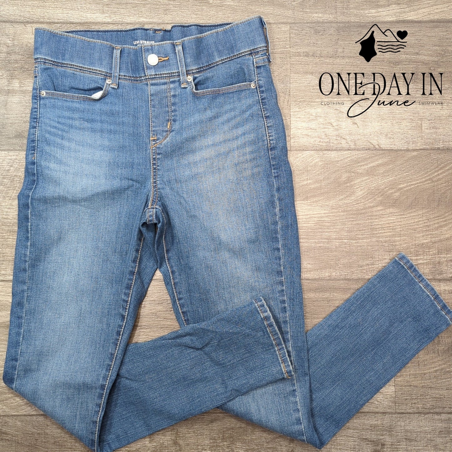 Levi Strauss & Co Perfect Pull On Skinny Jeans Size 6