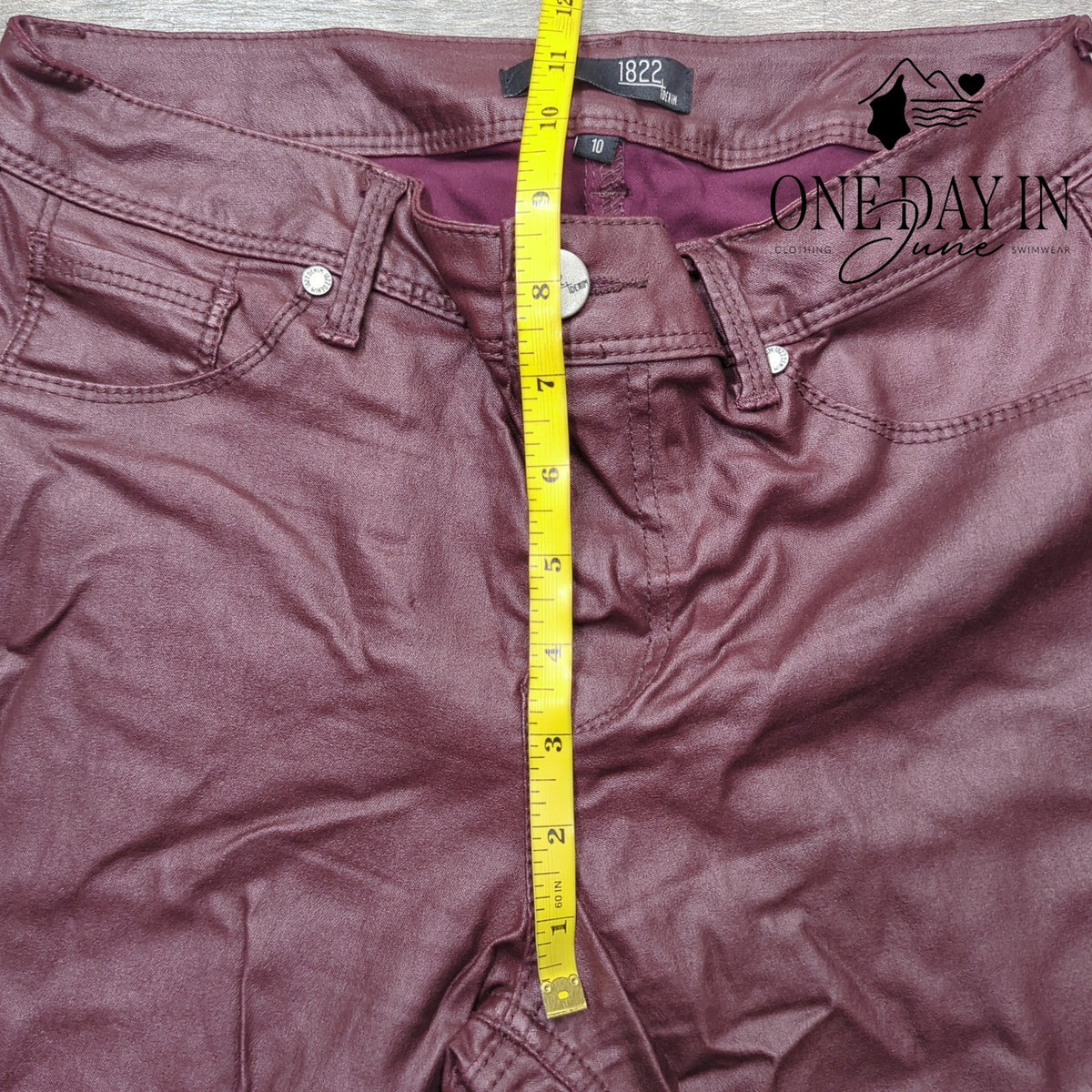 1822 Denim Coated Skinny Jeggings Burgundy Lace Up Ankle Pants Size 10
