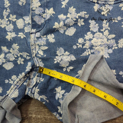 New York & Company Floral Print Denim Shorts Size 4