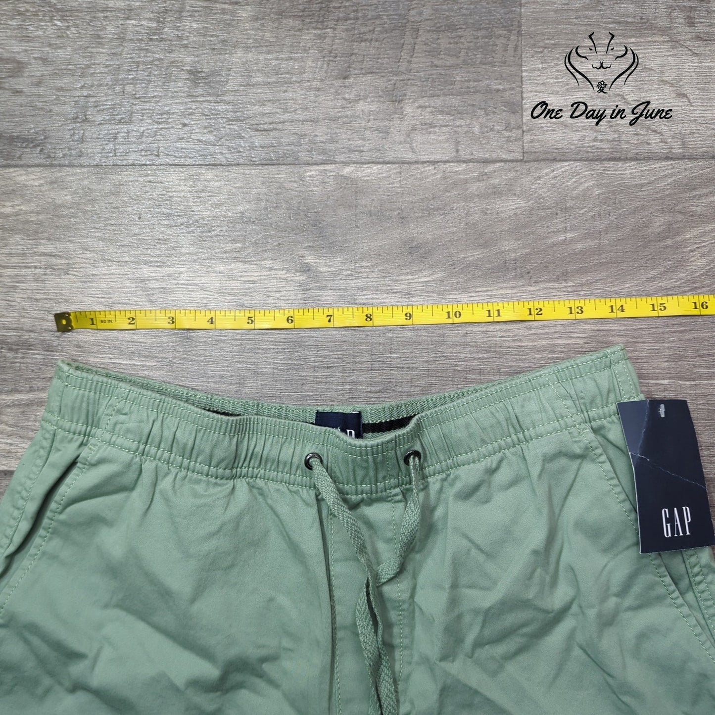 Gap Flat Front Drawstring Shorts Size S
