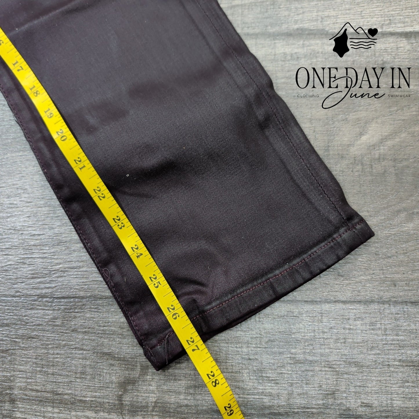 DL1961 Mara Straight Ultimate Coated Jeans Size 8 (29)