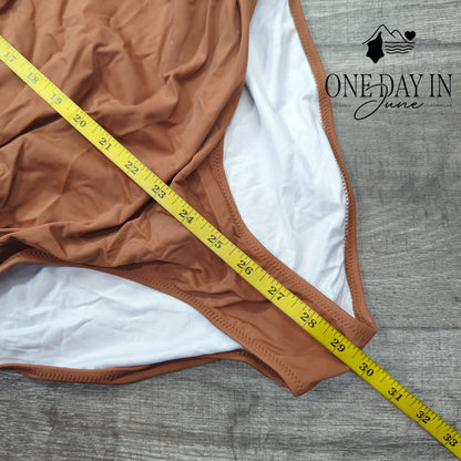 CharmLeaks Twist Front Halter One Piece Swimsuit Size L