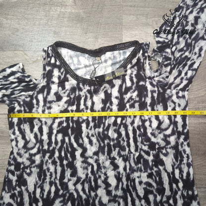 Rose & Olive Cold Shoulder Top Size 1X