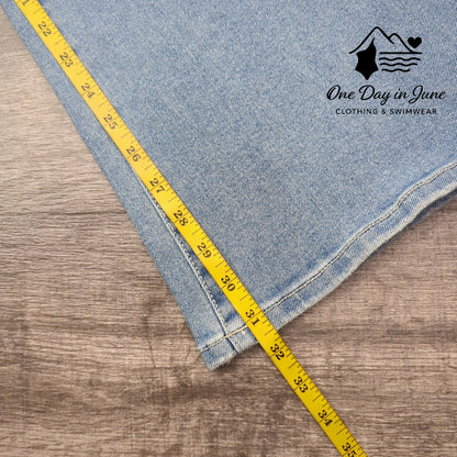 Gloria Vanderbilt Plus Size Chrissie High Rise Flare Leg Jeans Size 18W