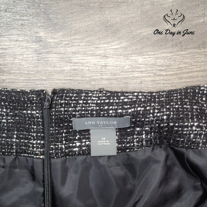 Ann Taylor Lined Mini Skirt Size 18
