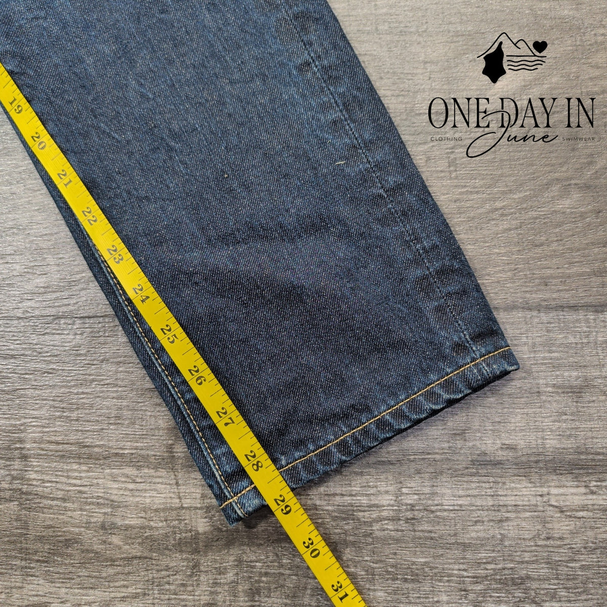 AG Adriano Goldschmied Straight Leg Jeans Dark Wash Blue NWT Size 4 (27)