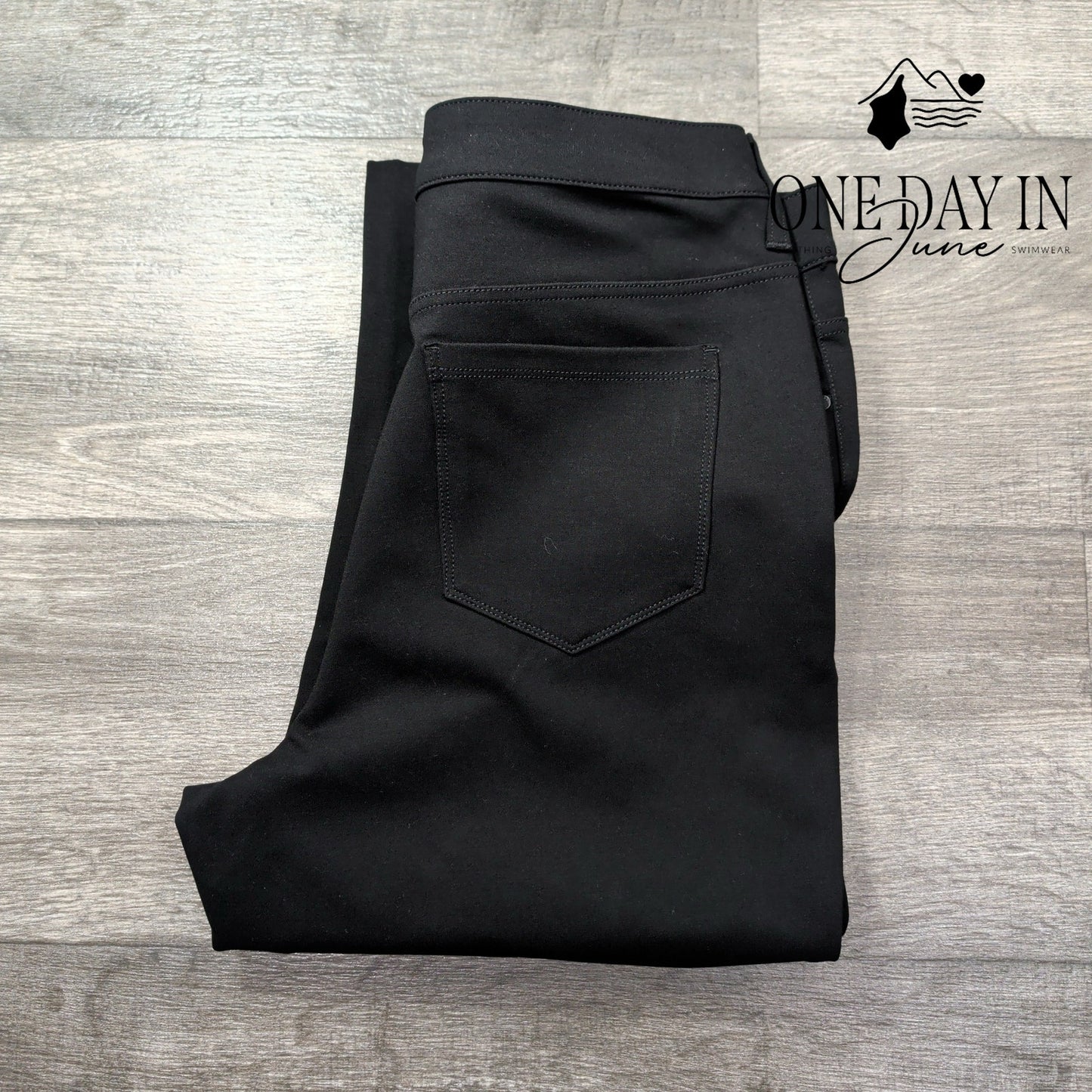 Chico's Ponte 5 Pocket Slim Pants Black NWT $89.50 Size Chico's 1T (8T)