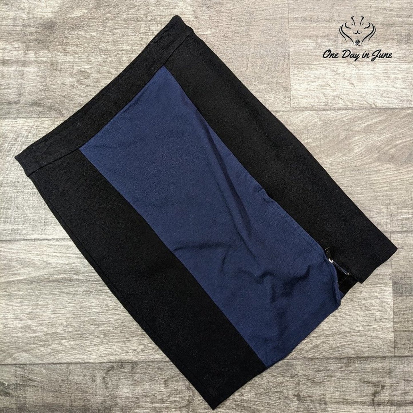 DKNY Zip Slit Pencil Skirt Size 4