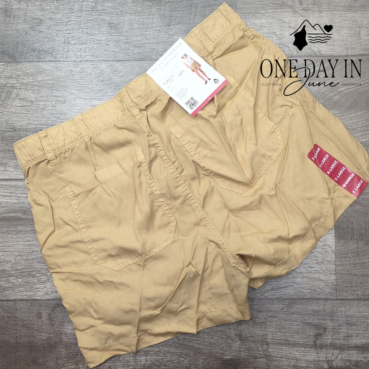 Social Standard by Sanctuary Fortune Tencel Shorts Tan NWT Size XL