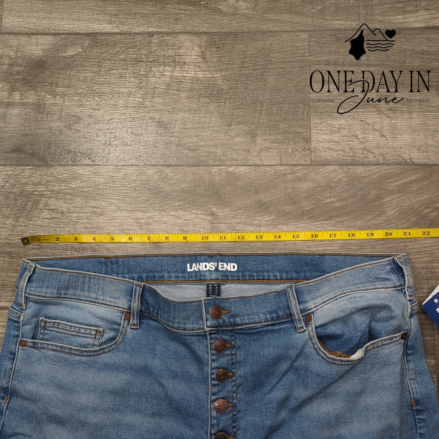 Land's End Plus Size Button Fly Crop Jeans Size 24W