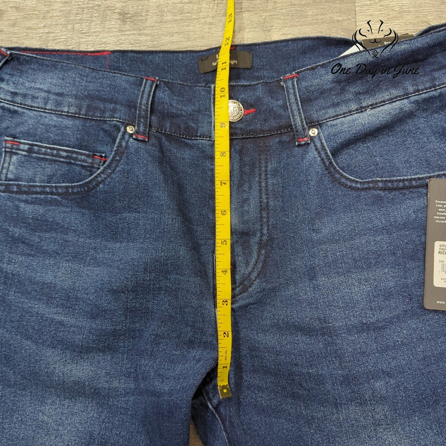 True Religion Ricky Relaxed Straight Leg Jeans Size 32