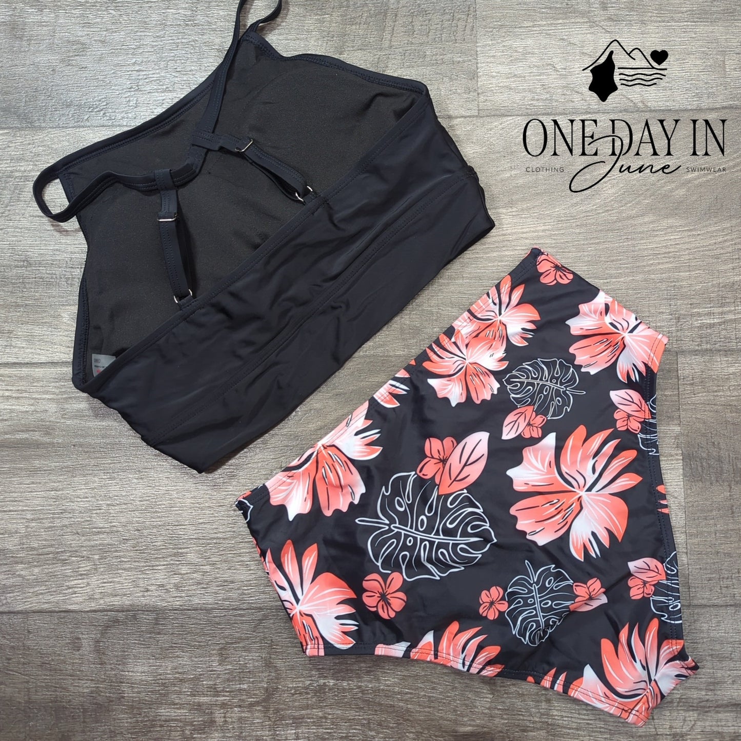 CharmLeaks High Neck Bikini Swimsuit Size M