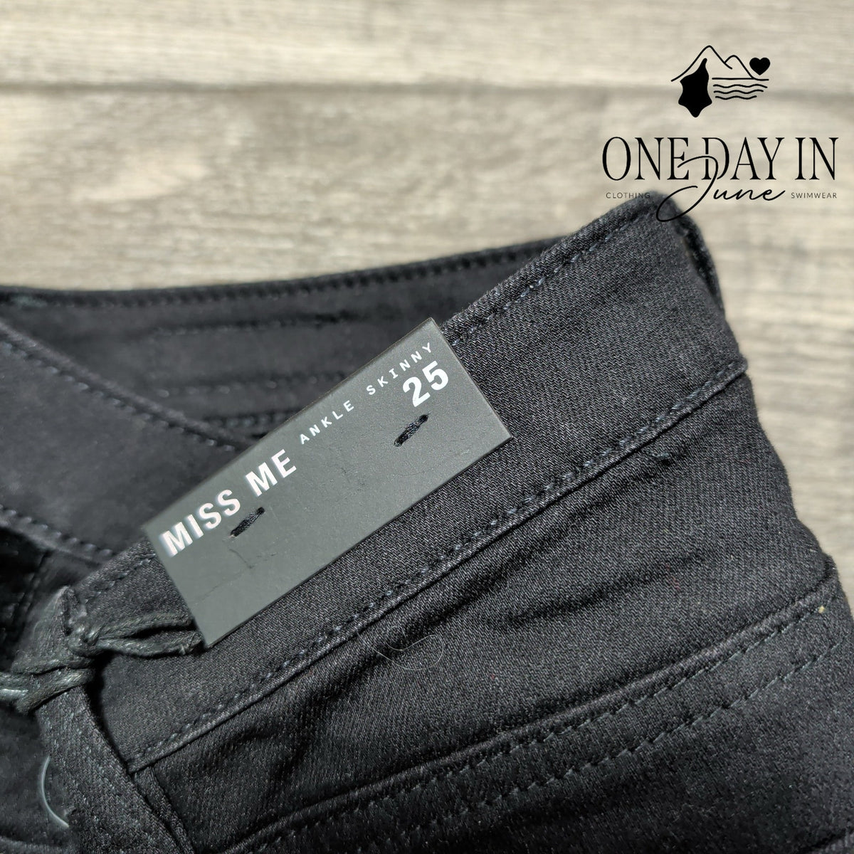 Miss Me April Skinny Tuxedo Jeans Black Velvet Side Stripe NWT Size 0 (25)