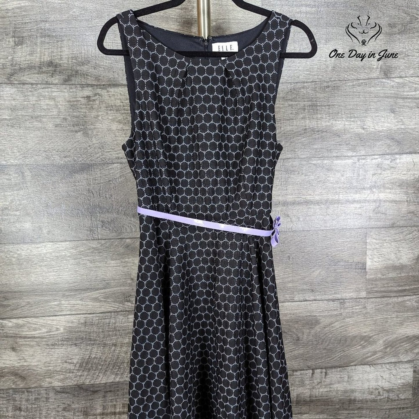 Elle Sleeveless Fit & Flare Dress with Belt Size M