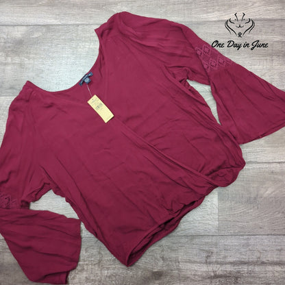 American Eagle Outfitters Bell Sleeve Wrap Top Burgundy Lace NWT Size XL