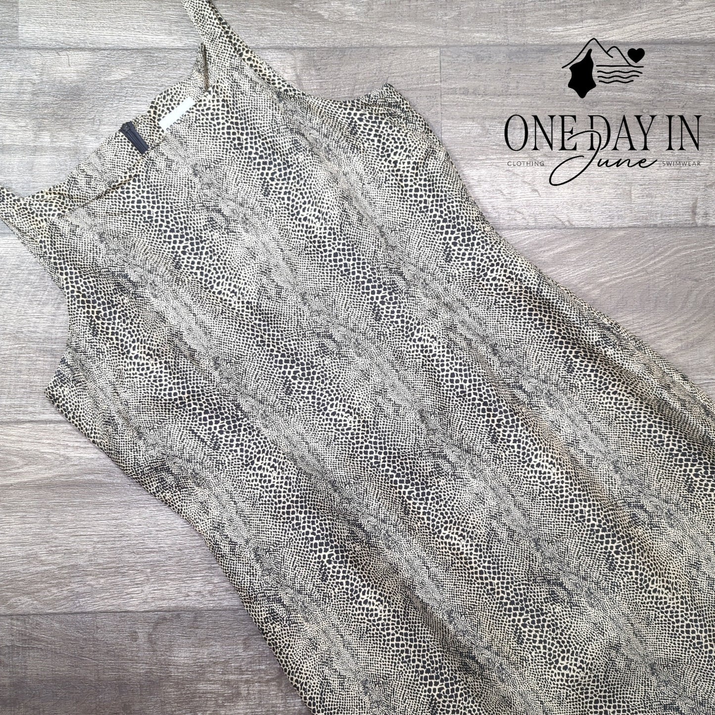 Robbie Bee Silk Sleeveless Mini Dress Size 14