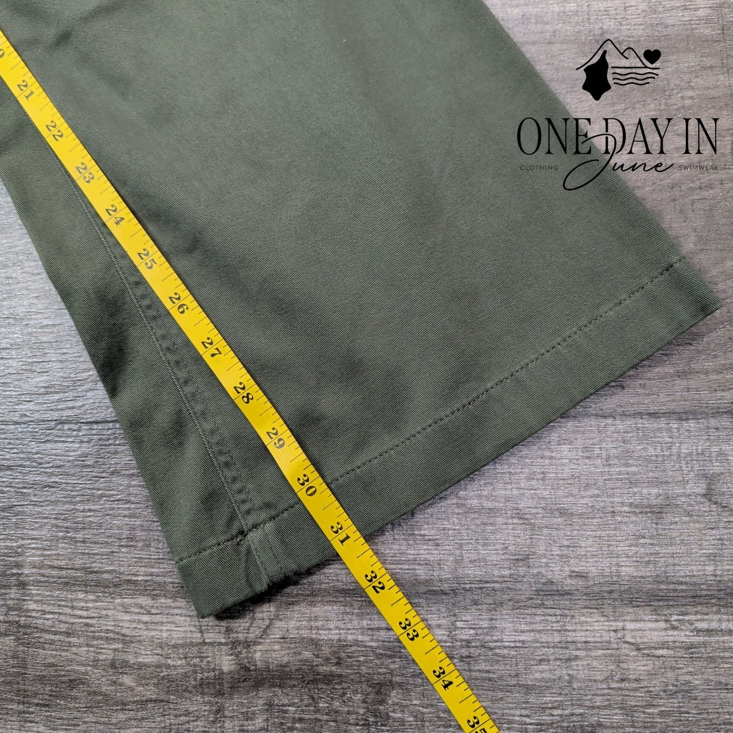 Jones New York Bootcut Jeans Green Stretch Mid Rise Wide Leg NWT Size 10