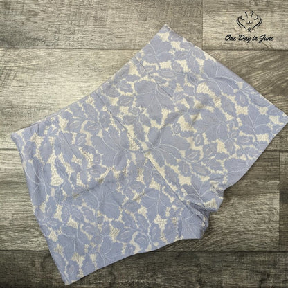 She + Sky Textured Shorts Size L