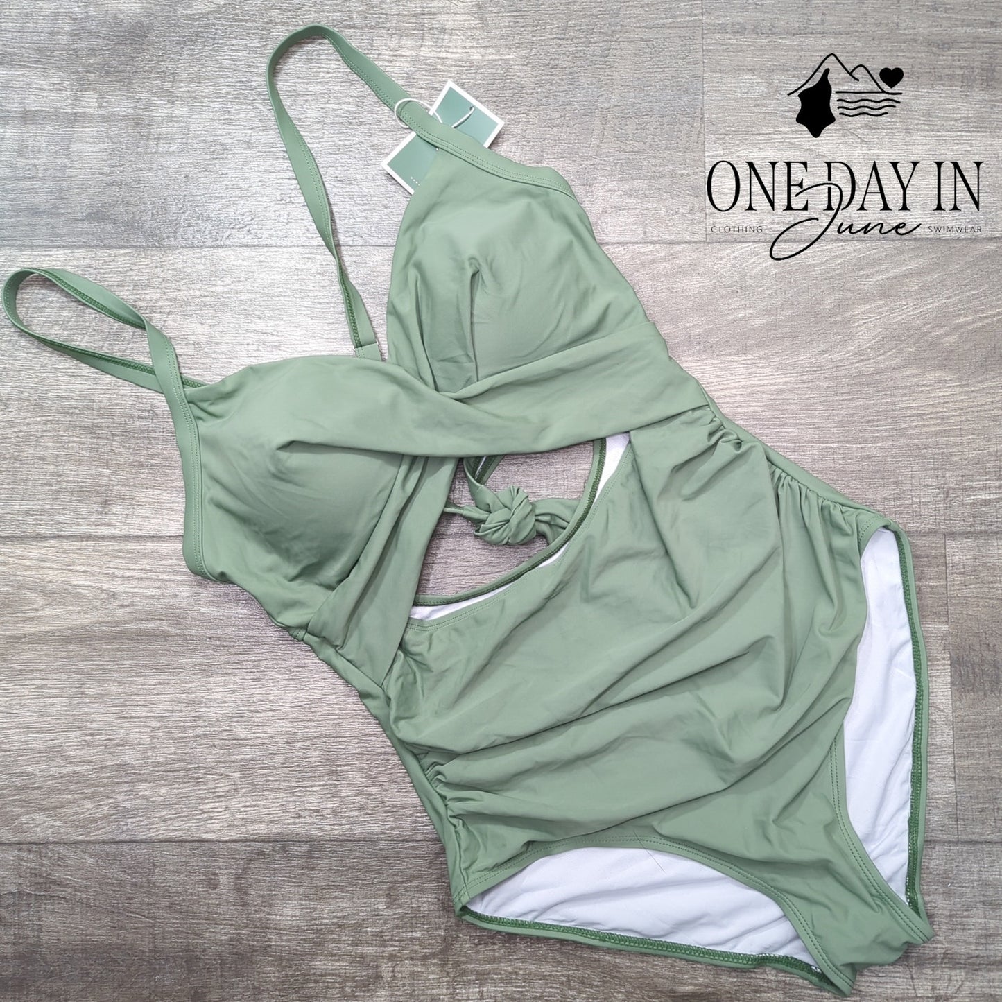Eomenie Cross Front Cut Out One Piece Swimsuit Size L