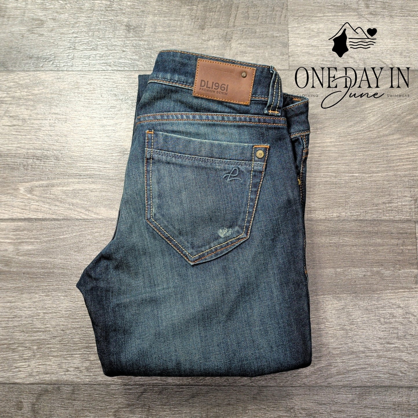 DL1961 Sally Slim Straight Jeans Distressed Dark Wash 4-Way Stretch NWT Size 6