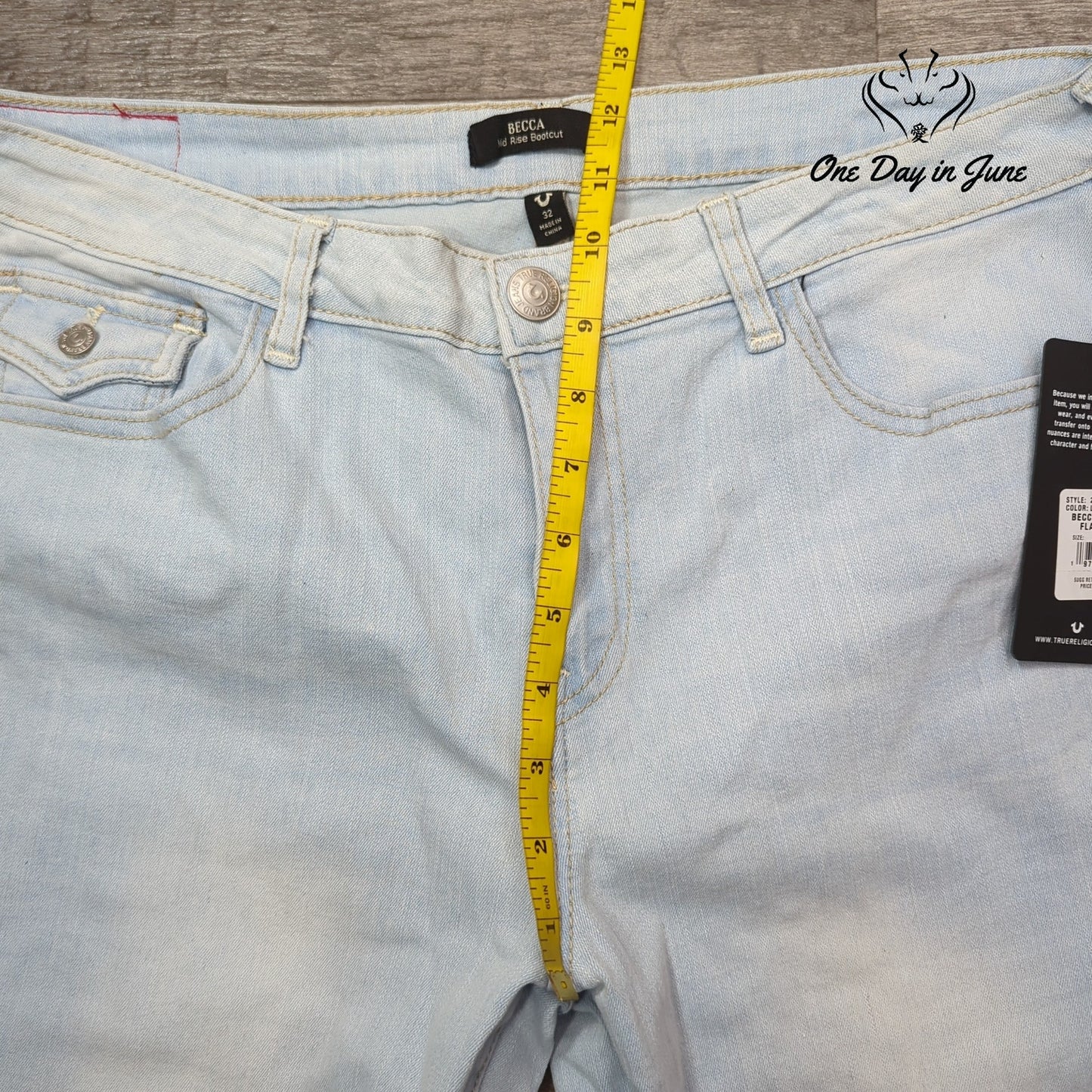 True Religion Becca Mid Rise Bootcut Jeans Size 32 (14)