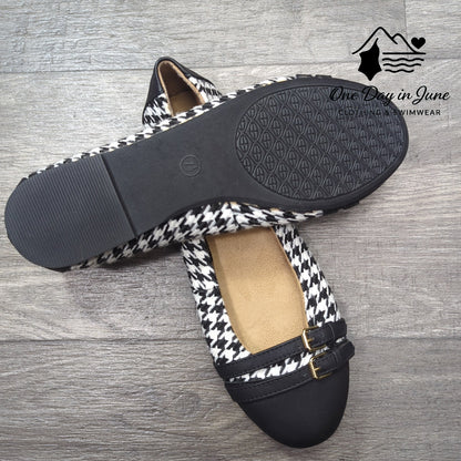 whitemt. Houndstooth Flats Size 7.5