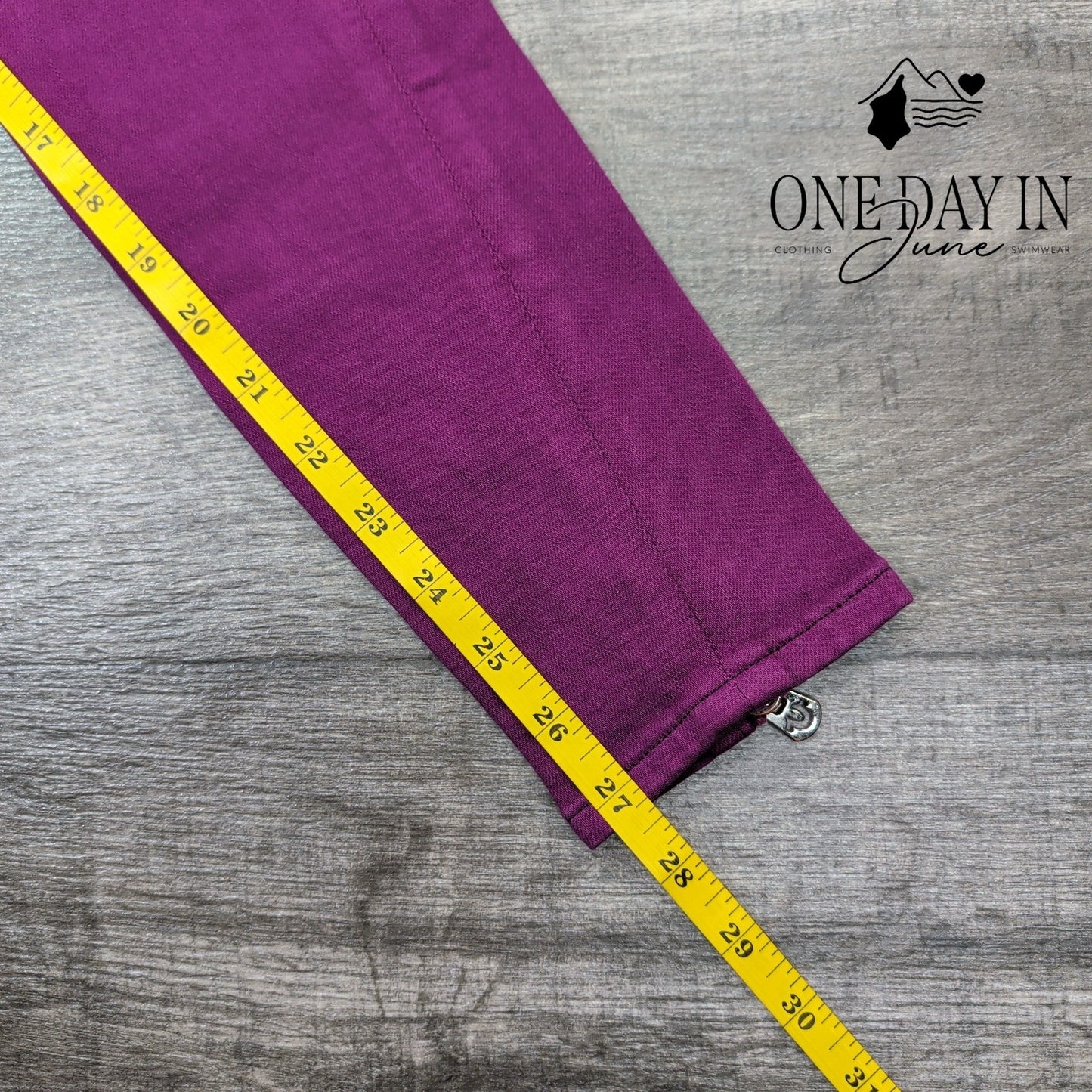True Religion Halle Super Skinny Jeans Boysenberry Purple Zip Ankle NWT Size 2