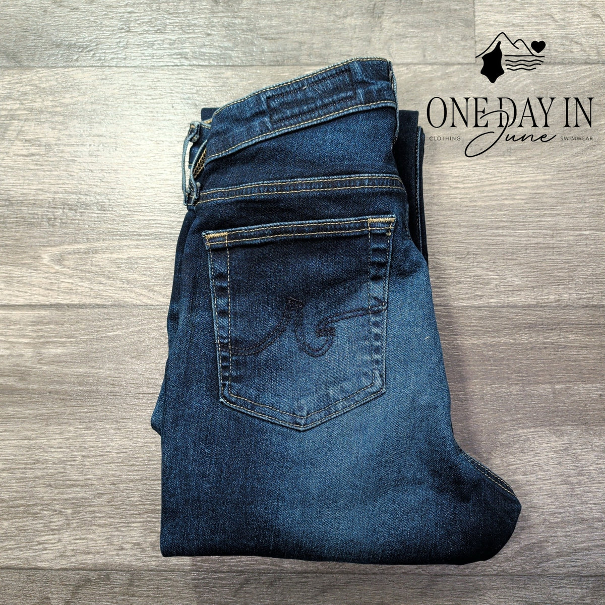 AG Adriano Goldschmied Straight Leg Jeans Dark Wash Blue NWT $215 Size 4 (27)